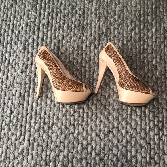 Dione Heels - Picture 4 of 5